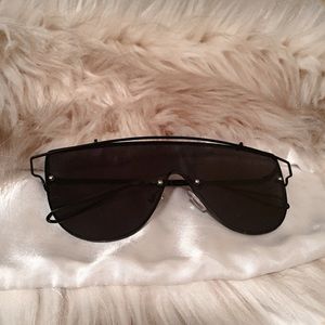 Black sunglasses 🕶